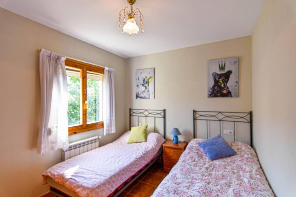Nuevo - Comodo Y Coqueto Chalet Con Jardin En Argonos Luaran gambar